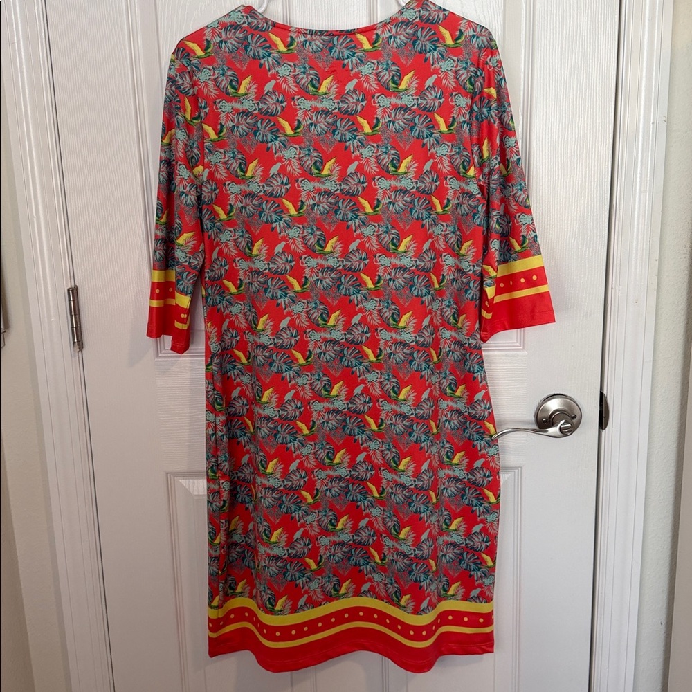 Guy Harvey Tropical Print dress. Accented with yellow polka dot. 3/4 sleeves - Picture 4 of 4